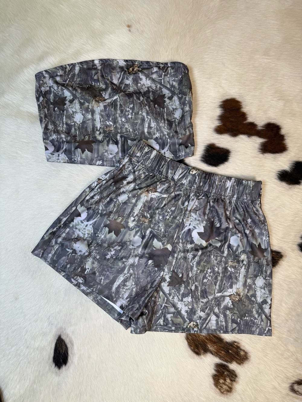 Real Tree Style Camo Strapless Tube Top & Shorts Set – Small